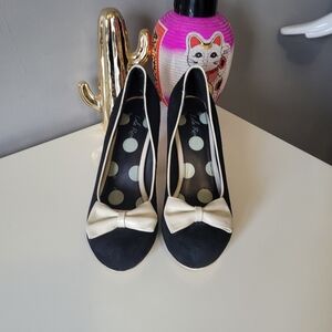 Lola Ramona Elsie Pumps, GUC, Size 39